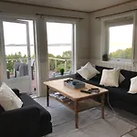 House In The Heart Of The Lyngen Alps With View Feriehus