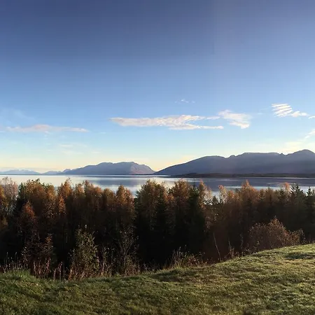 House In The Heart Of The Lyngen Alps With View Ferienhaus Lyngseidet