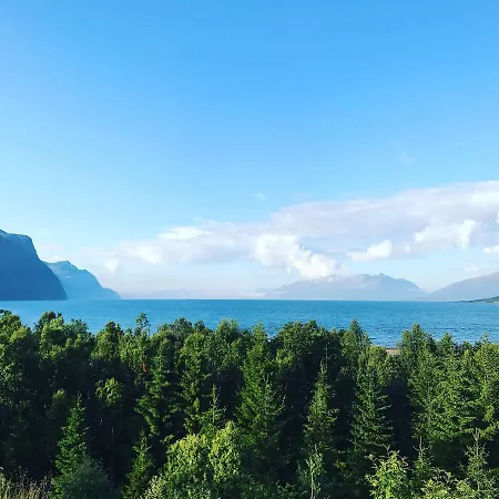 House In The Heart Of The Lyngen Alps With View בית נופש