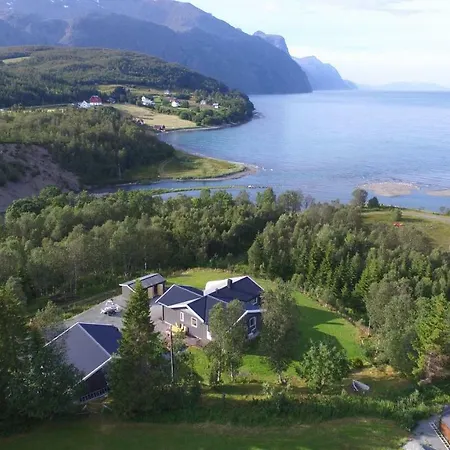 House In The Heart Of The Lyngen Alps With View Ferienhaus *