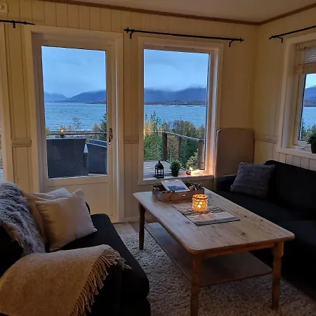 House In The Heart Of The Lyngen Alps With View Ferienhaus