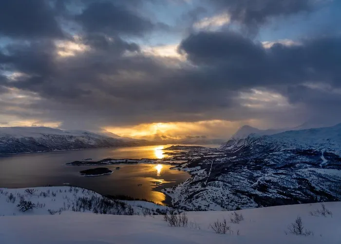House In The Heart Of The Lyngen Alps With View * Lyngseidet