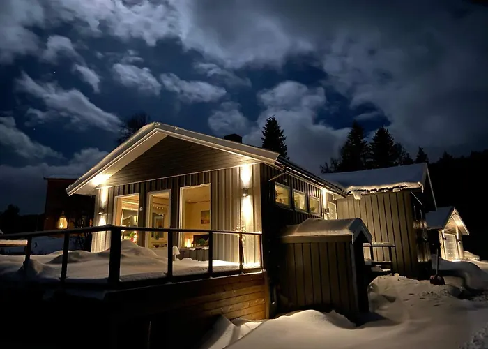 House In The Heart Of The Lyngen Alps With View Feriehus Lyngseidet