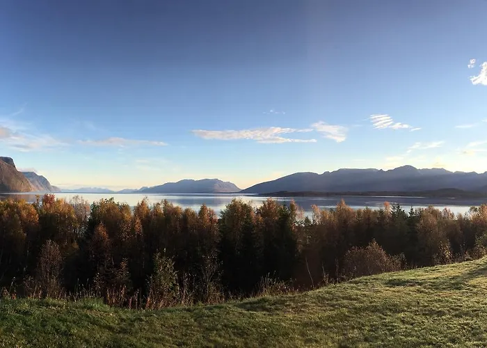 House In The Heart Of The Lyngen Alps With View Feriehus Lyngseidet