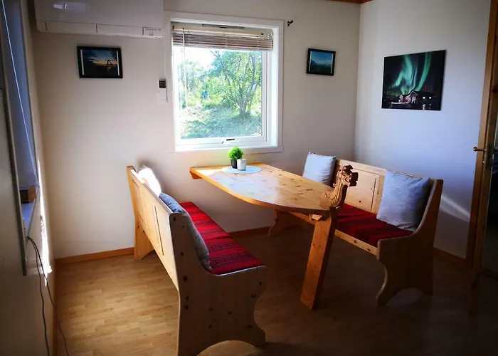 House In The Heart Of The Lyngen Alps With View Feriehus Lyngseidet