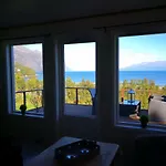 בית נופש House In The Heart Of The Lyngen Alps With View Lyngseidet