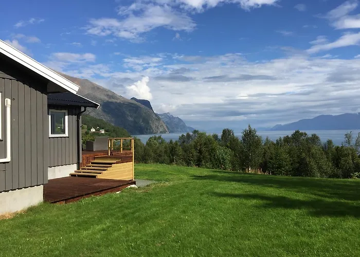 House In The Heart Of The Lyngen Alps With View Prázdninový dům *